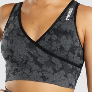 Gymshark camo jacquard grey and black sports bra. ⭐️New without tag